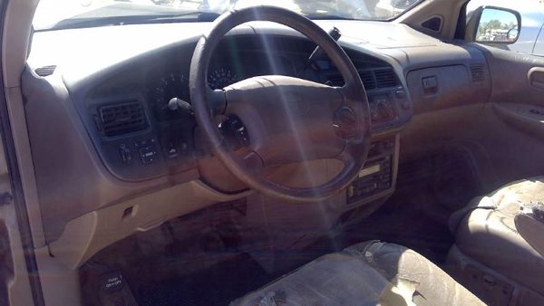 1999 Toyota Sienna — vehicle photo 6