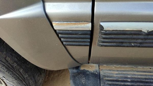 96-99 Chevy Suburban Passenger Right Rear Moulding On Quarter Panel Oem — photo 3