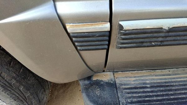 96-99 Chevy Suburban Passenger Right Rear Moulding On Quarter Panel Oem — photo 1