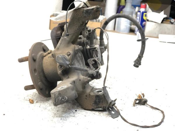 86-87 Corvette C4 Passenger Right Front Spindle Steering Knuckle W Hub & Caliper — photo 8