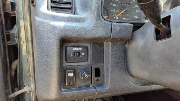 1997 Suzuki Sidekick Misc. Electrical Switch — photo 3