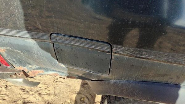 87-95 Nissan Pathfinder Fuel Tank Door With Hinge Gas Lid Oem Filler Black — photo 3