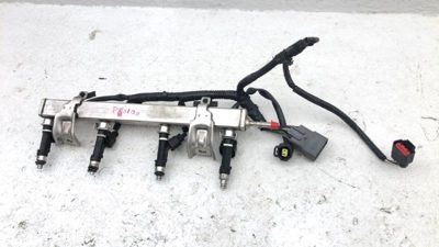 2004-2005 Mazda 3 Complete Fuel Rail With Injectors Set Loaded Oem 2.3L