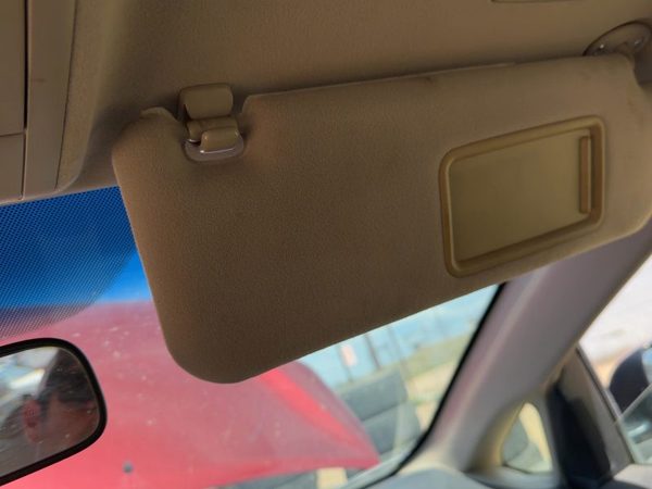 2005 Toyota Prius Passenger Right Sun Visor Oem From 01/01/05 Brown/Ivory Fa08 — photo 3