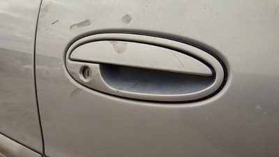 97-05 Chevy Malibu Passenger Right Front Outside Door Handle Oem 17u Silvermist