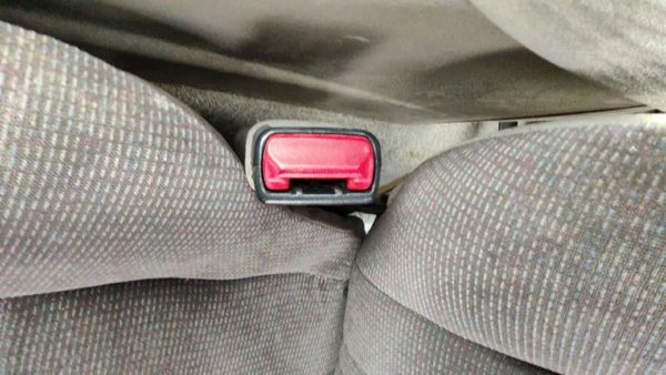 1997 Ford Contour Driver Left Front Seat Belt Buckle Receiver Oem Ul Tan — photo 2