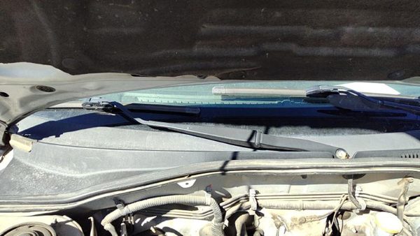 2000-2004 Subaru Legacy Passenger Right Windshield Wiper Arm Oem Blade Lever — photo 1