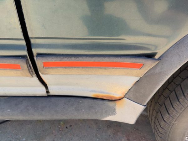 91-94 Ford Explorer 2 Dr Driver Left Rear Moulding on Quarter Panel OEM — photo 3