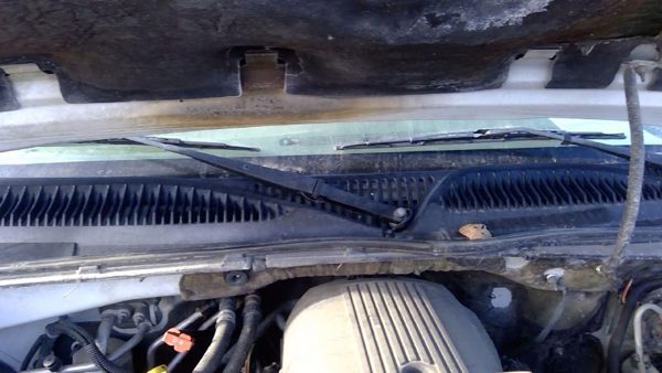 99-07 Chevy Suburban Windshield Wiper Cowl Vent Trim Panel Oem Grille — photo 6