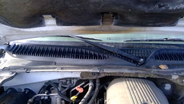 99-07 Chevy Suburban Windshield Wiper Cowl Vent Trim Panel Oem Grille — photo 4