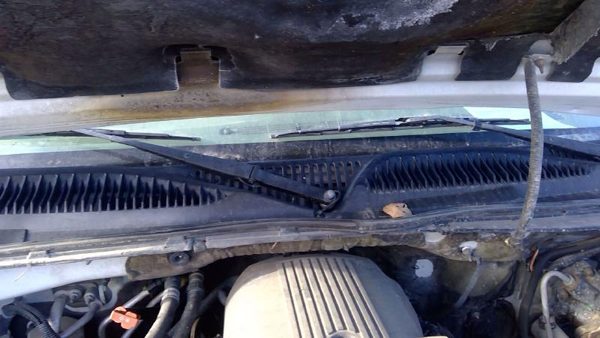 99-07 Chevy Suburban Windshield Wiper Cowl Vent Trim Panel Oem Grille — photo 7