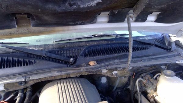 99-07 Chevy Suburban Windshield Wiper Cowl Vent Trim Panel Oem Grille — photo 9