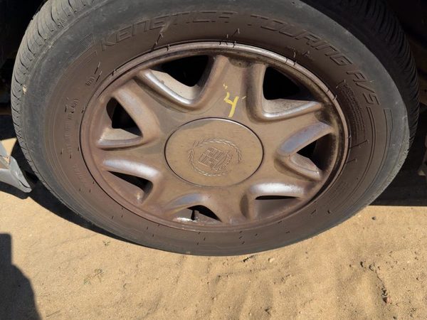 2005 Cadillac Deville Wheel LH 4 — photo 3