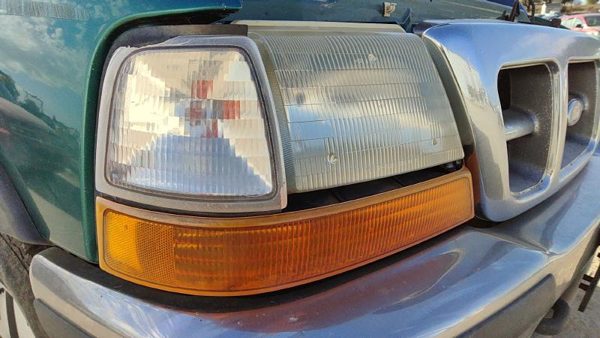 1998 Ford Ranger Fog/mark/park/turn Light/lamp RH Crack F87Z13200BA — photo 1