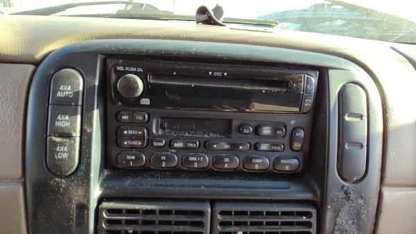 2003 Ford Explorer Audio & Visual Equip.(radio) ???? — photo 2