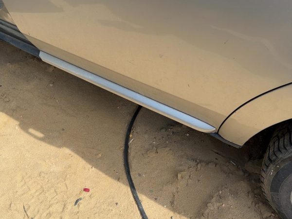 05-07 Fivehundred Driver Left Rear Moulding From Door Trim Strip Silver Birch Jp — photo 1