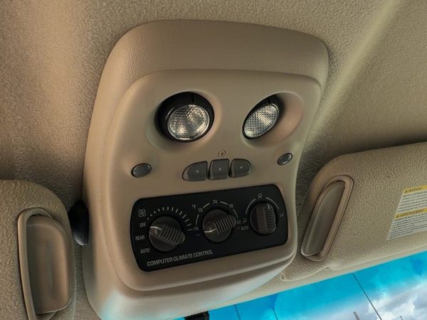 01-02 Suburban Center Overhead Console Oem Dome Light Map Lamp Cubby Tan 52I — photo 5