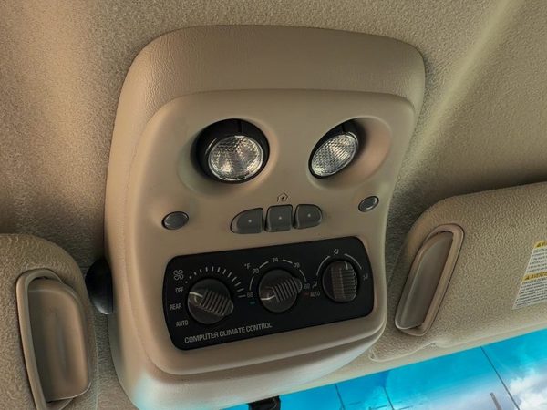 01-02 Suburban Center Overhead Console Oem Dome Light Map Lamp Cubby Tan 52I — photo 4