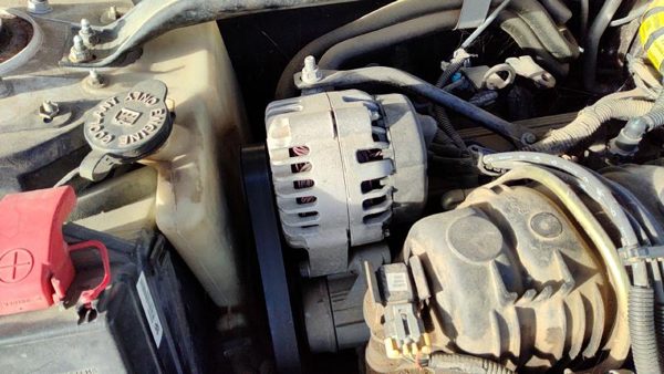 1999-2001 Buick Regal Alternator 3.8L 10464450 — photo 1