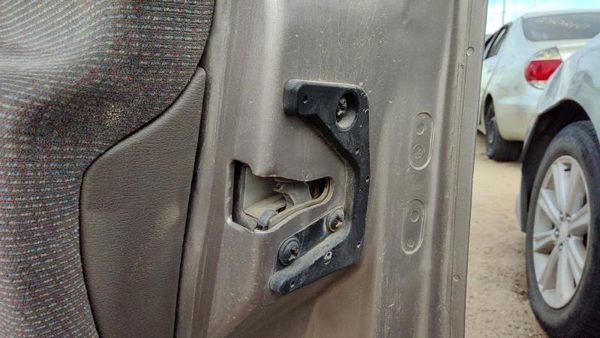 1995-2000 Ford Contour Passenger Right Front Door Latch With Rods/Cables Oem — photo 2