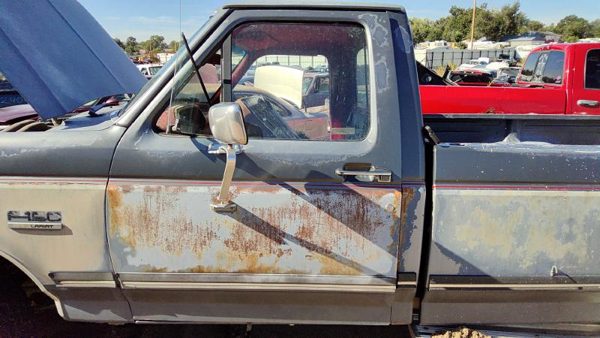 1989 Ford F150 Front Door LH Silver — photo 2