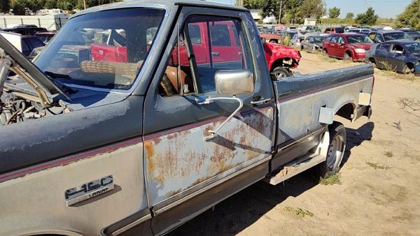 1989 Ford F150 Front Door LH Silver — photo 3