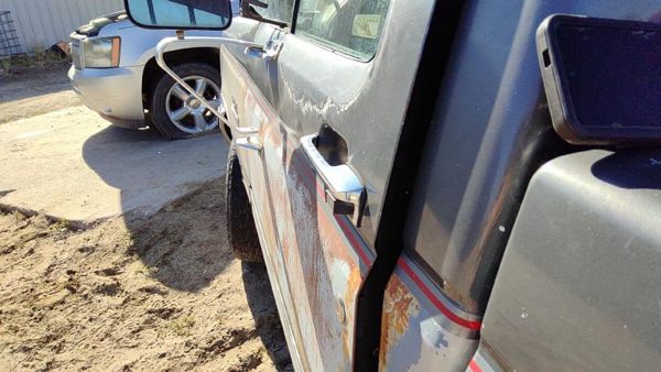 1989 Ford F150 Front Door LH Silver — photo 6