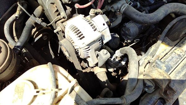 1984-1986 Toyota Camry Mount Bracket Set For Alternator Oem — photo 3