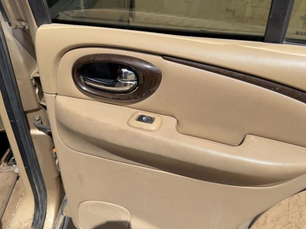 04 Buick Rainier Passenger Right Rear Door Trim Panel With Switches Back Tan 332 — photo 2
