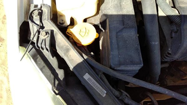 02-06 Nissan Altima Windshield Washer Fluid Reservoir With Pump Oem Wiper Tank — photo 2