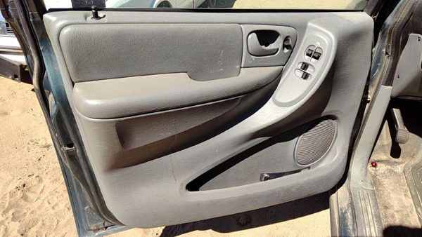 04-07 Caravan Driver Left Front Door Trim Panel With Master Switch Slate Gray D5 — photo 1