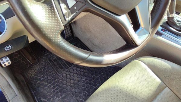2013 Mercedes C300 Steering Wheel OEM Beige 125 24646052038P18 — photo 4
