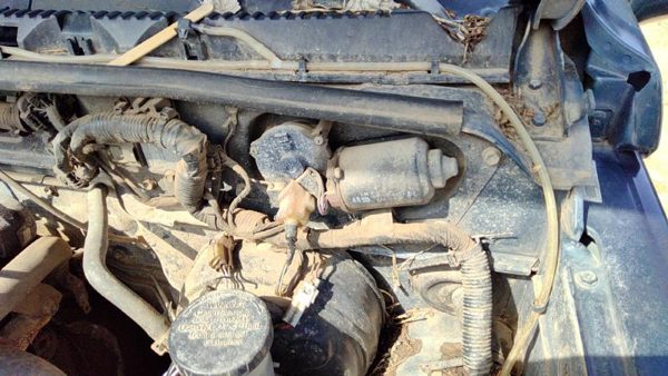 1997 Suzuki Sidekick Wiper Motor Front — photo 3