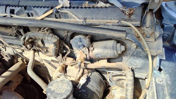 1997 Suzuki Sidekick Wiper Motor Front — photo 2
