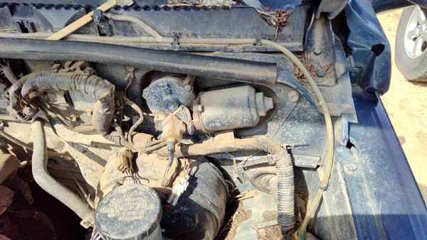 1997 Suzuki Sidekick Wiper Motor Front — photo 4