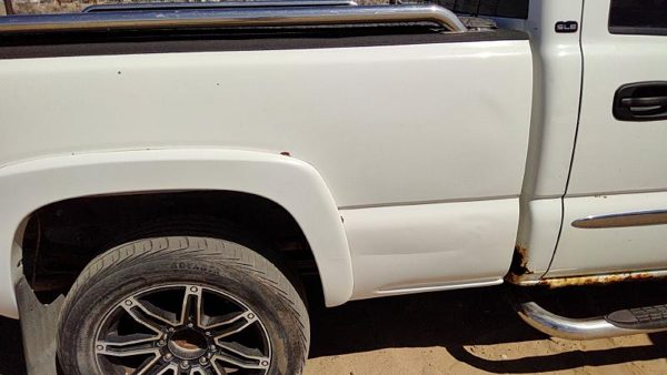 2005 GMC Sierra Pickup Box/bed Assembly — photo 10
