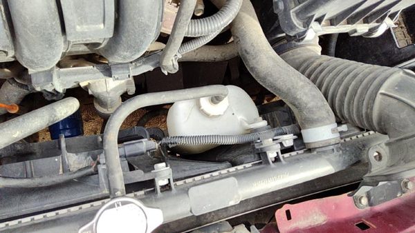 2010-2014 Honda Insight Coolant Reservoir Radiator Overflow Tank Bottle Oem — photo 1