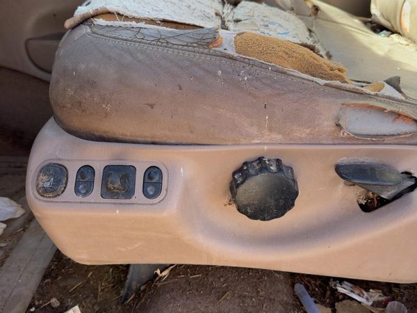 1998 Lincoln Navigator Seat Track LH Tan Kx — photo 2