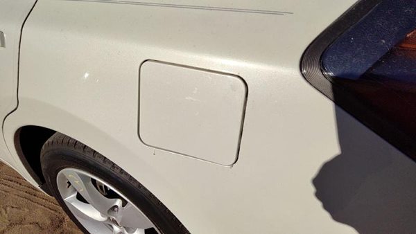 2007-2012 Nissan Altima Fuel Tank Door With Hinge Gas Lid Oem Filler White Qx3 — photo 4