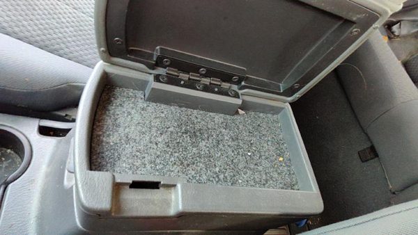 2002-2004 Nissan Xterra Center Console Lid Only Oem Arm Rest Fold Down Gray K — photo 4