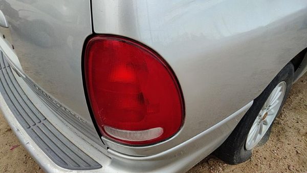 1996-2000 Chrysler Town & Country Passenger Right Tail Light Brake Lamp Oem Rear — photo 2