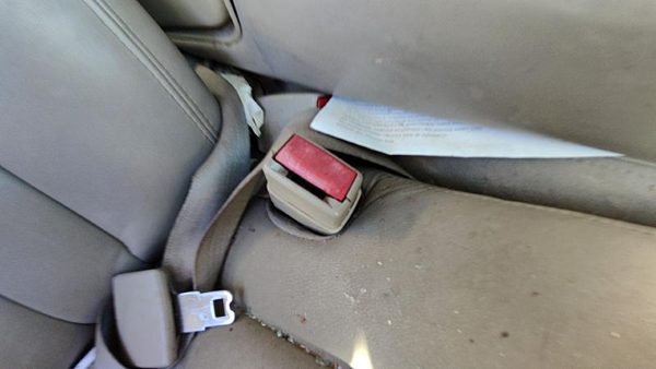 2003 Lincoln Town Car Passenger Right Front Seat Belt Buckle Receiver Oem Gray — photo 3