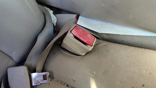 2003 Lincoln Town Car Passenger Right Front Seat Belt Buckle Receiver Oem Gray — photo 1