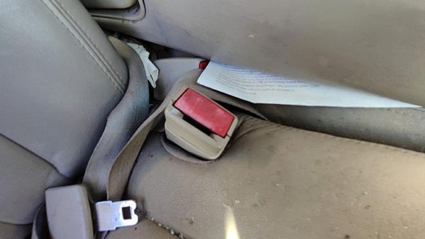 2003 Lincoln Town Car Passenger Right Front Seat Belt Buckle Receiver Oem Gray — photo 2