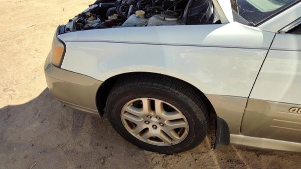 2000 Subaru Legacy Fender LH Outback White 8Y3 — photo 3