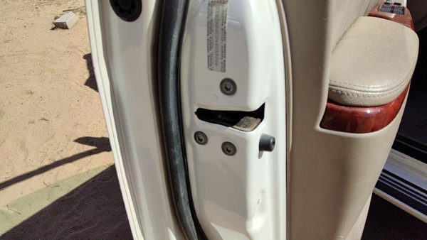 2004-2006 Toyota Sienna Driver Left Front Door Latch With Rods/Cables Oem — photo 3