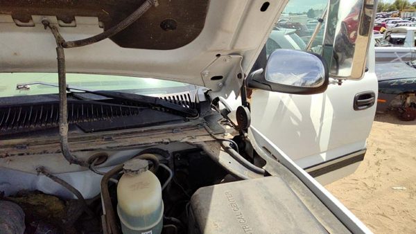 2002 Chevy Silverado 2500 Hood Hinge RH Hd White 50U — photo 2