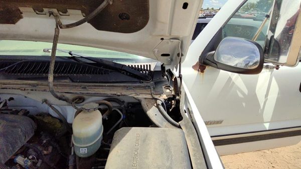 2002 Chevy Silverado 2500 Hood Hinge RH Hd White 50U — photo 4