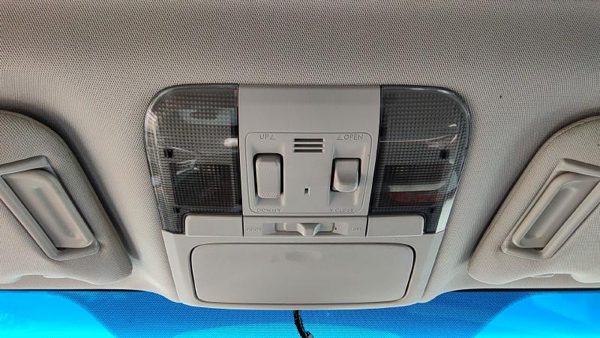 10-12 Legacy Outback Center Overhead Console OEM Dome Light Map Lamp Cubby — photo 1