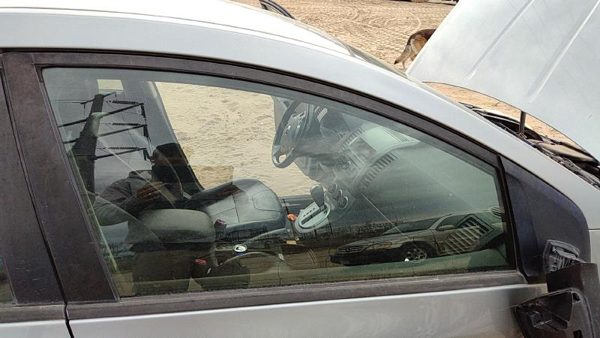 2007-2012 Nissan Sentra Passenger Right Front Side Window Door Glass Oem — photo 1